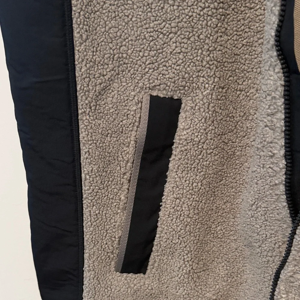 Under Armour cozy under